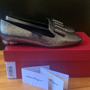 Gorgeous Ferragamo Argent Leather Shoes 11